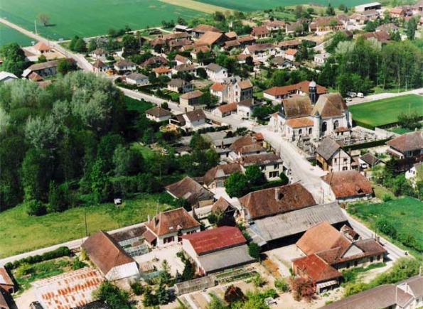 St Léger près Troyes 1/2